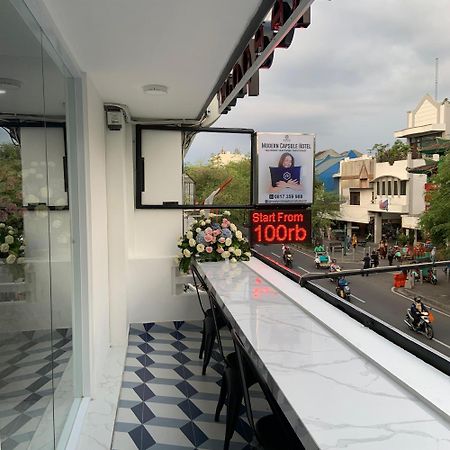 Rosalyne Sleepbox Malioboro 3 Hotel ยอกยาการ์ตา ภายนอก รูปภาพ
