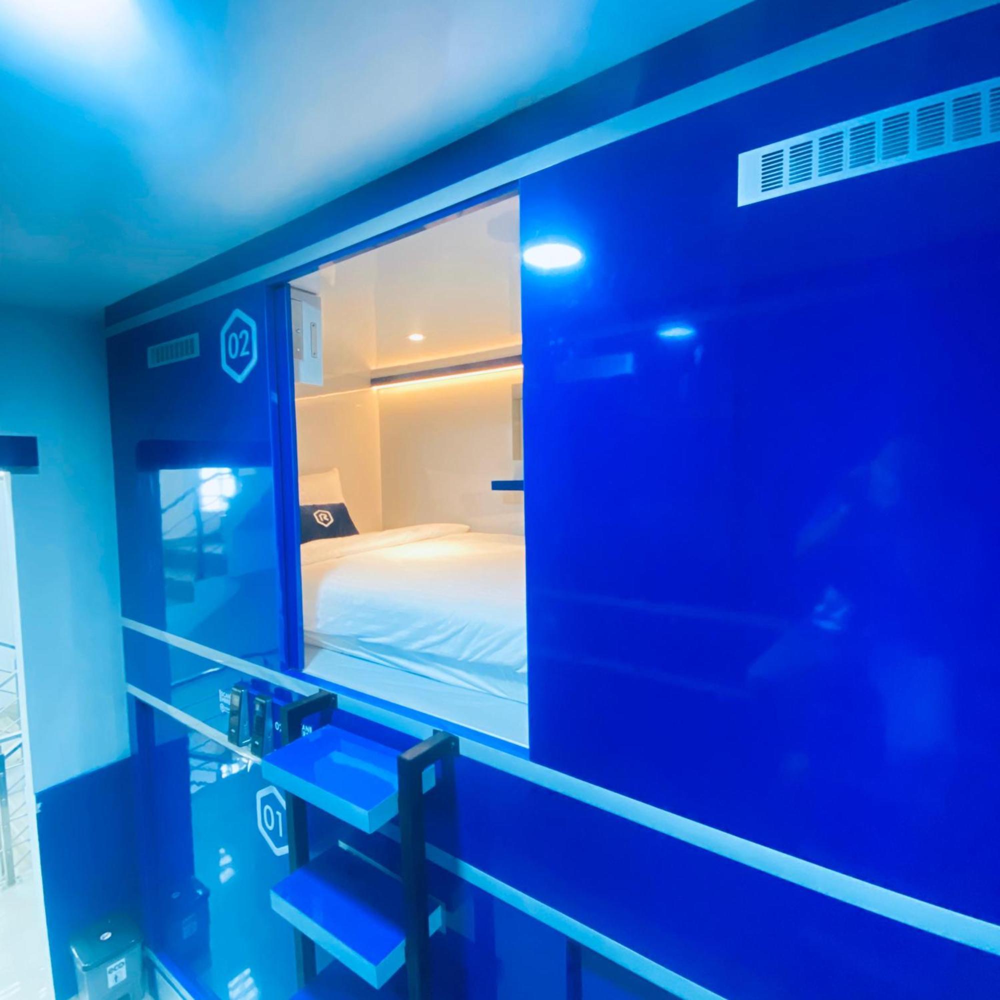 Rosalyne Sleepbox Malioboro 3 Hotel ยอกยาการ์ตา ภายนอก รูปภาพ