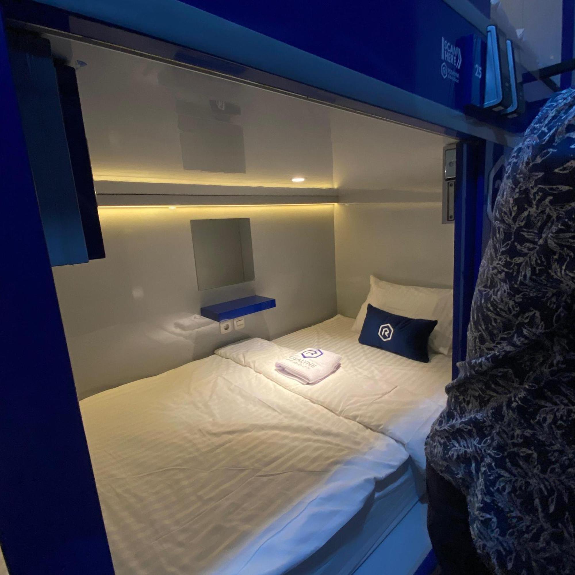 Rosalyne Sleepbox Malioboro 3 Hotel ยอกยาการ์ตา ภายนอก รูปภาพ